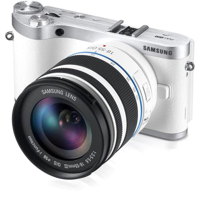 SLR NX1000 - Weiß + Samsung Objektiv 18-55 mm f/3.5-5.6 OIS III + Samsung Objektiv 50-200 mm f/4-5.6 ED OIS II f/3.5-5.6 + f/4-5.6