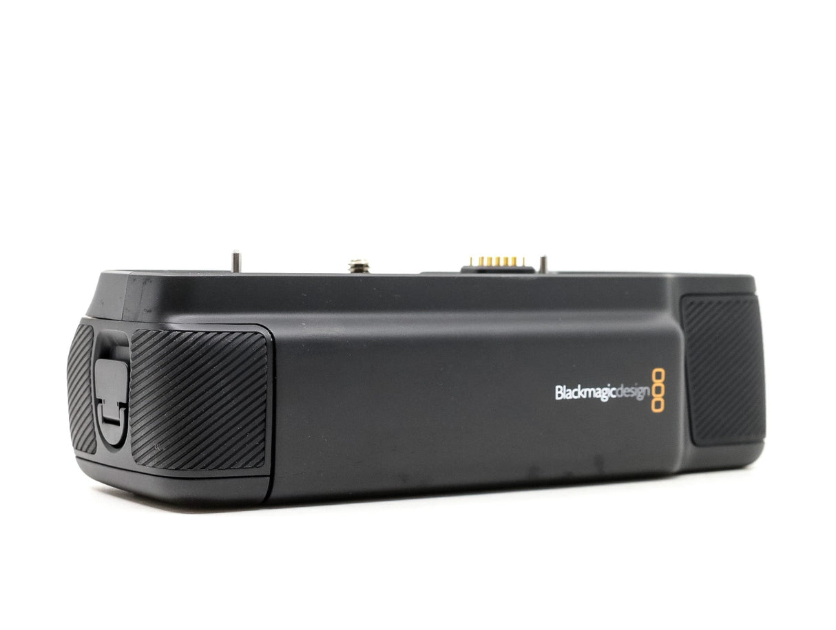 Blackmagic Design Pocket Cinema Camera 6K Pro Battery Grip - segunda mano - excelente estado - detalle 2 de 4 - SKU 3781746 -