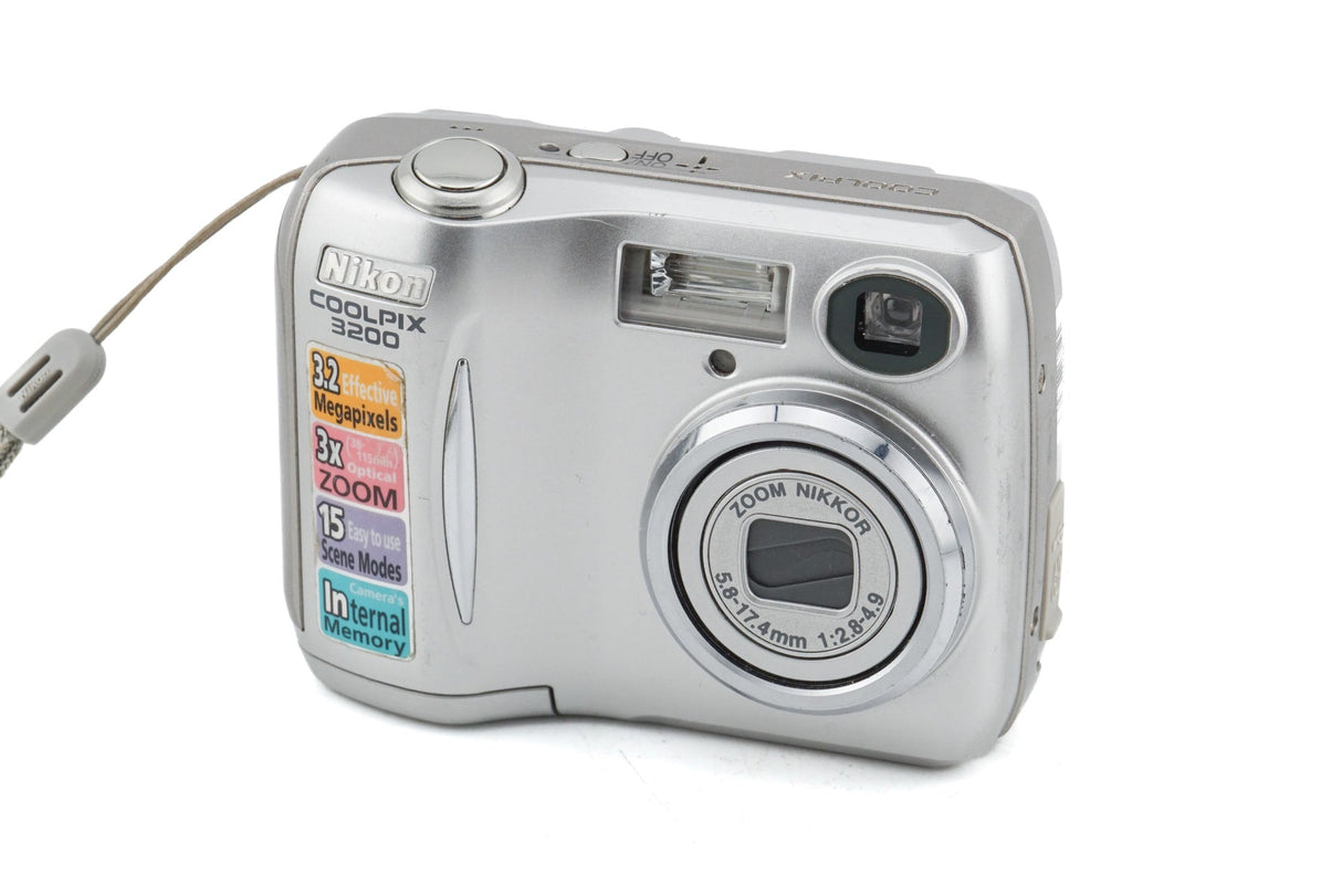 Nikon Coolpix 3200 - Compact Digital Camera