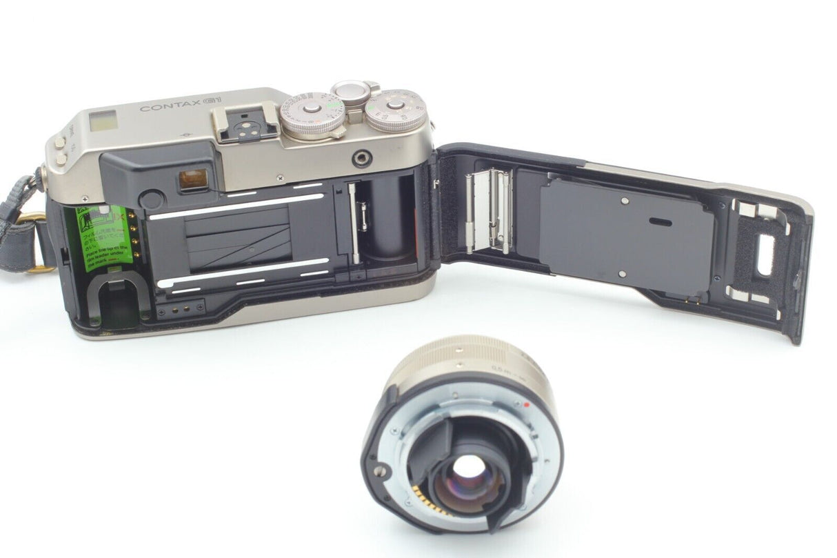 Contax G1 35mm Analog Camera Carl Zeiss Biogon 28mm...