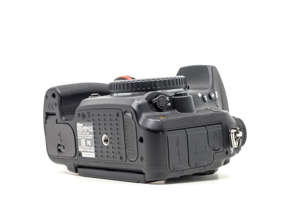 Nikon D750 - segunda mano - excelente estado - detalle 2 de 4 - SKU 3794192 - Camera Market