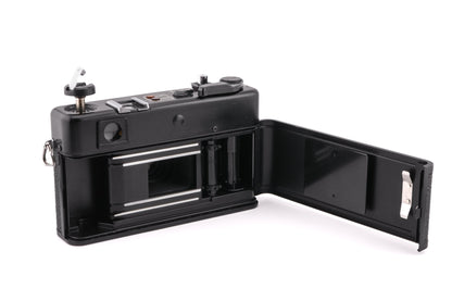 Yashica MG-1 