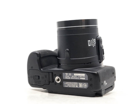 Nikon Coolpix B700
