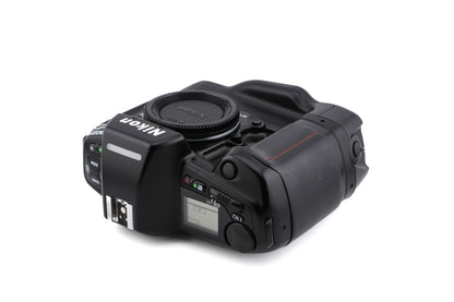 Nikon F90X + MB-10 Battery Pack 