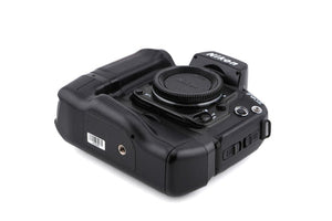 Nikon F90X + MB-10 Battery Pack 
