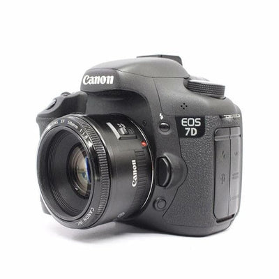 Canon EOS 7D - Schwarz + Canon EF 50mm f/1.8 II f/1.8