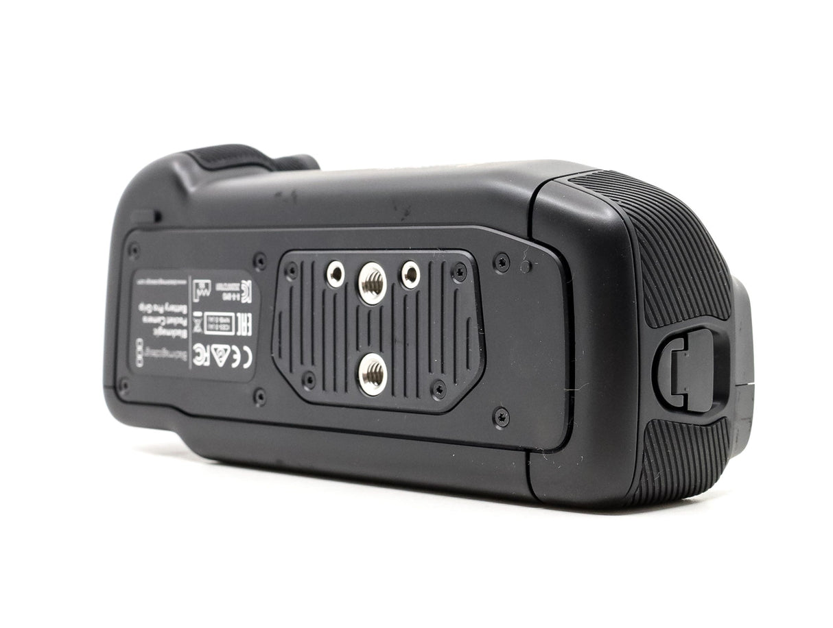 Blackmagic Design Pocket Cinema Camera 6K Pro Battery Grip - segunda mano - excelente estado - detalle 4 de 4 - SKU 3781746 -