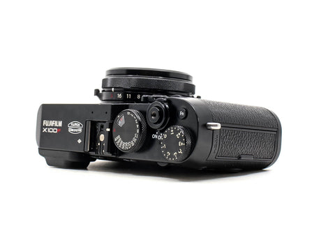 Fujifilm X100F - segunda mano - excelente estado - detalle 4 de 4 - SKU 3787740 - Camera Market