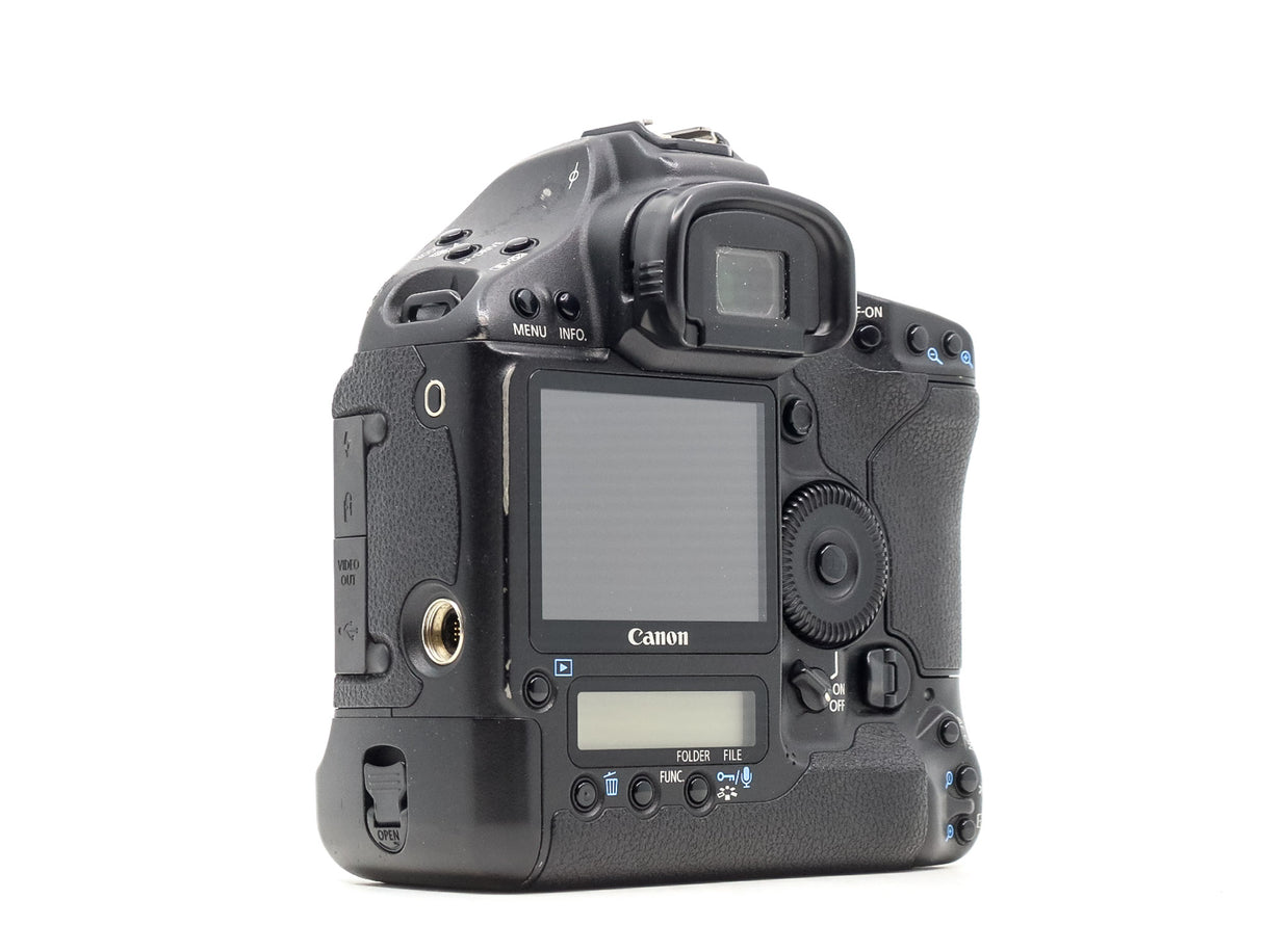 Canon EOS 1D Mark III 