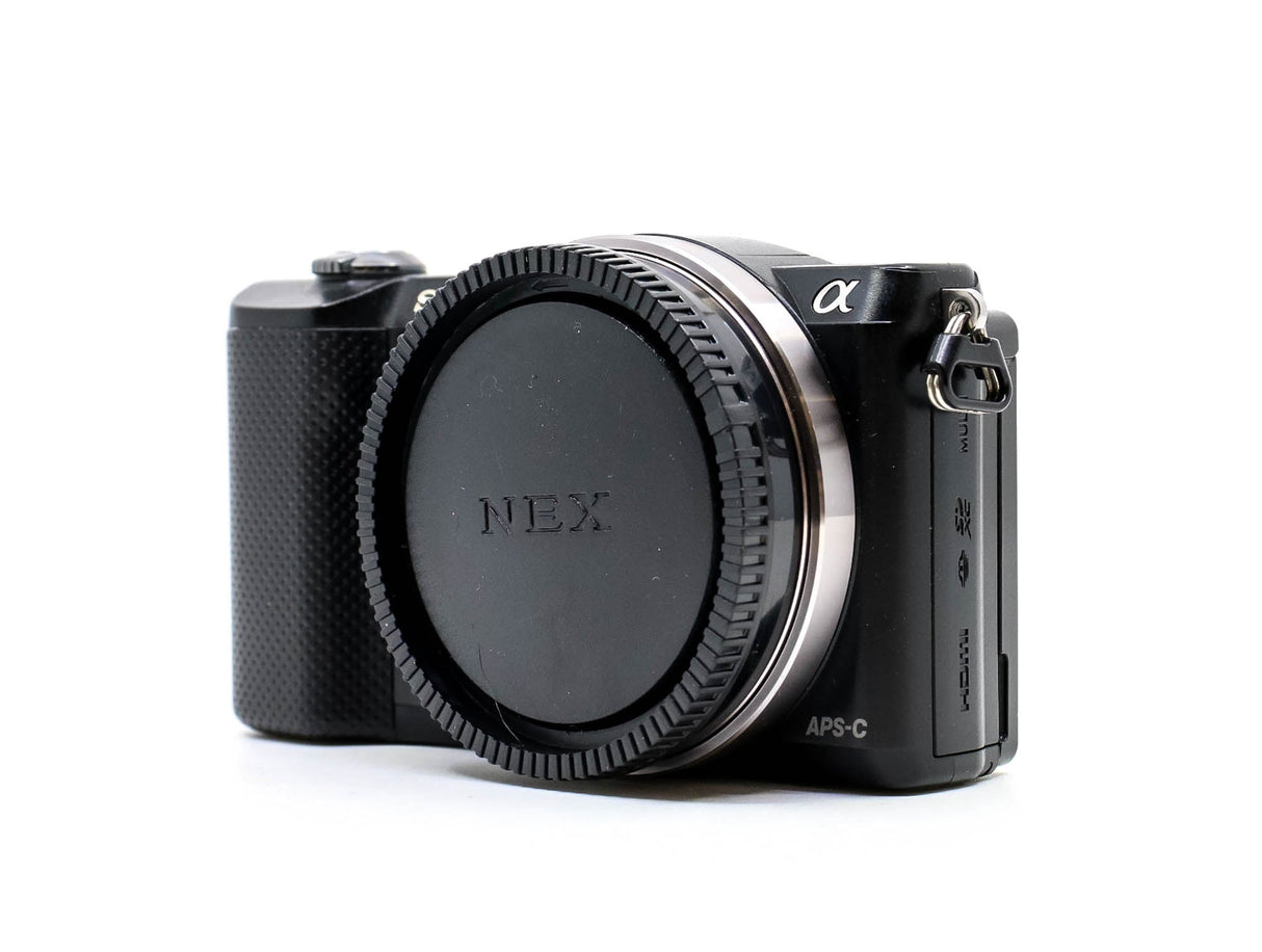 Sony Alpha A5000 - segunda mano - excelente estado - foto principal - SKU 3794518 - Camera Market