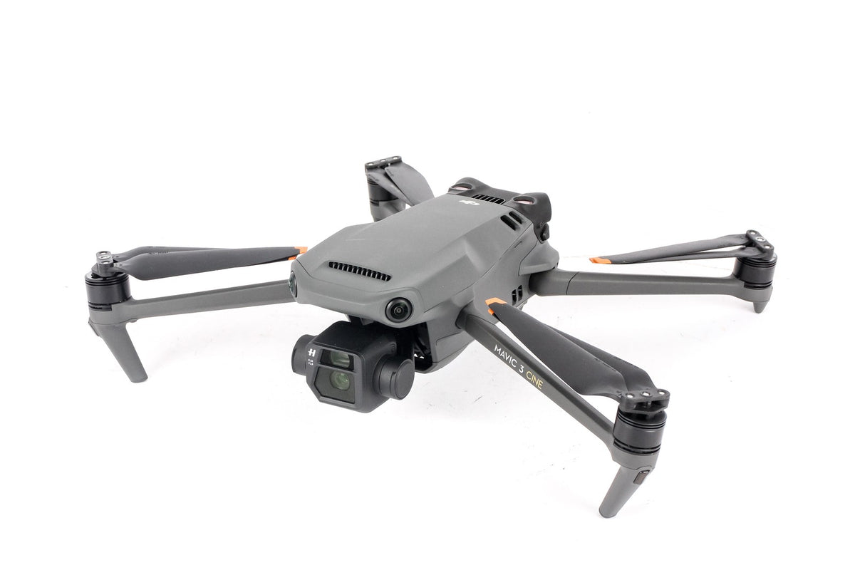 DJI Mavic 3 Cine Premium Combo with RC Pro Controller · image principale