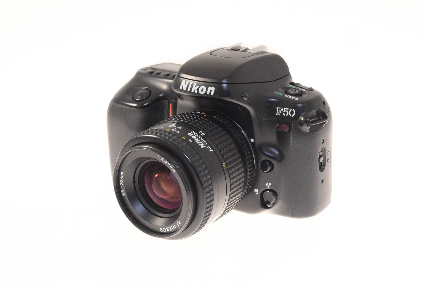 Nikon F50 + 35-70mm f3.3-4.5 AF Nikkor  · immagine principale