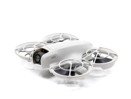 DJI Neo - segunda mano - excelente estado - detalle 2 de 5 - SKU 3658012 - Camera Market