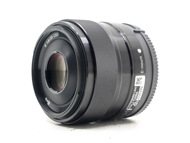 Sony E 35mm f/1.8 OSS - segunda mano - excelente estado - foto principal - SKU 3792157 - Camera Market