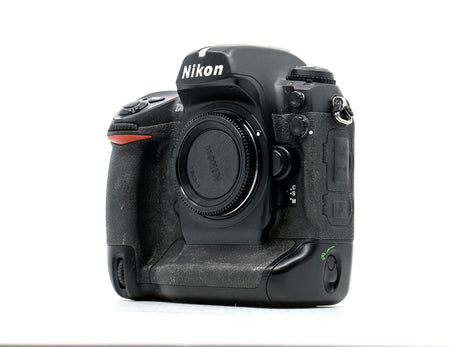 Nikon D2X