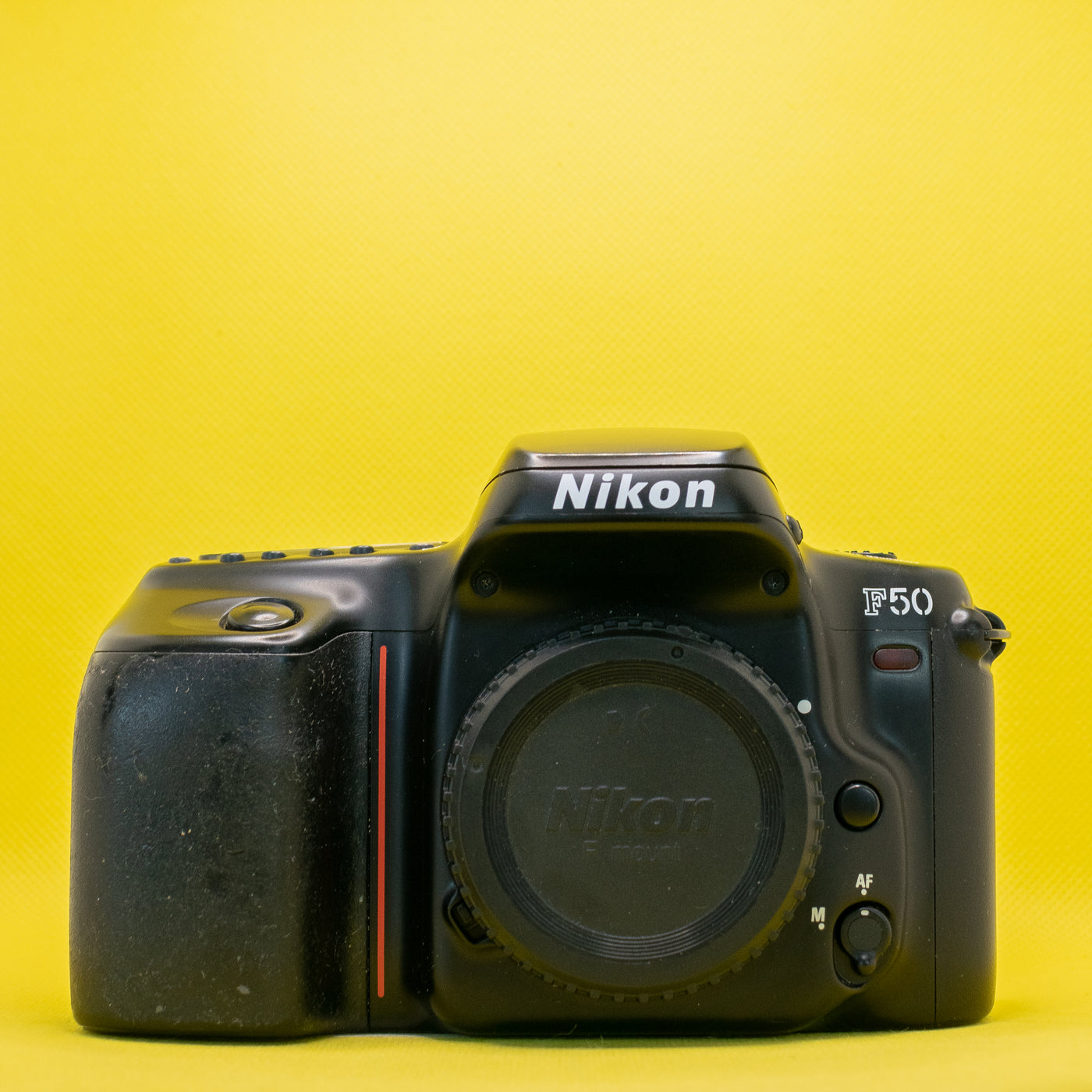 Nikon F50 (Gehäuse) - 35mm Analoge Spiegelreflexkamera (SLR) · Hauptbild