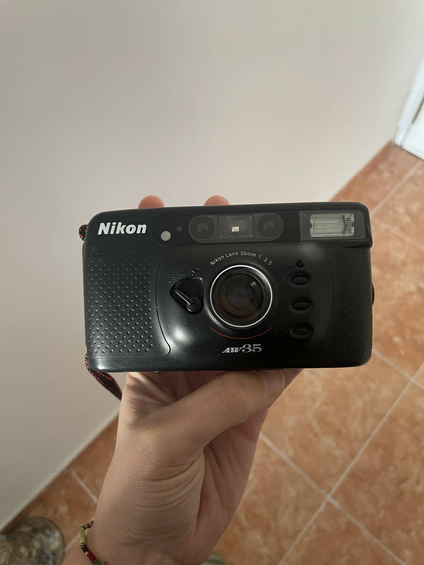 Nikon aw35 · immagine principale